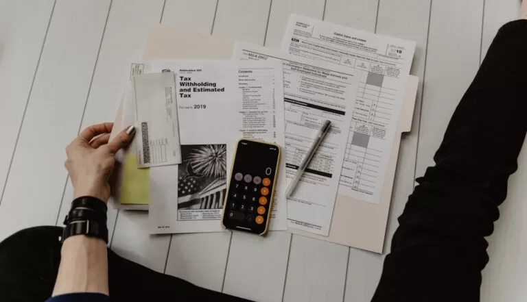 Investimento em marketing para construtoras - calculadora de ROI e benchmarks